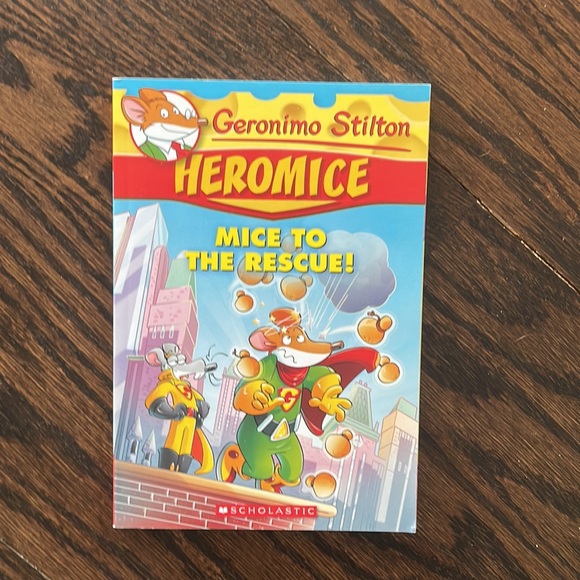 Set of two Geronimo Stilton books - Picture 2 of 2